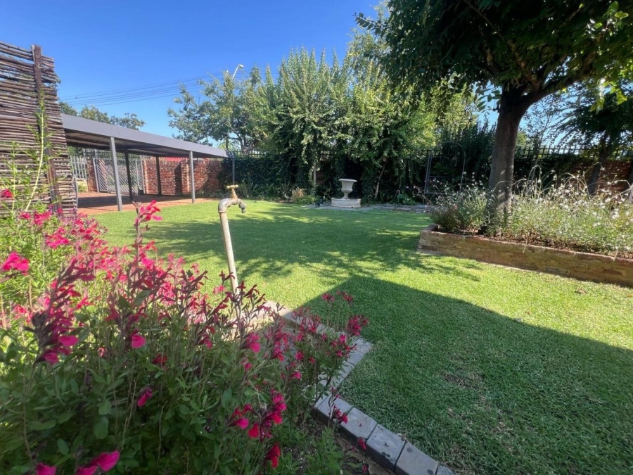 7 Bedroom Property for Sale in Van Der Hoff Park North West